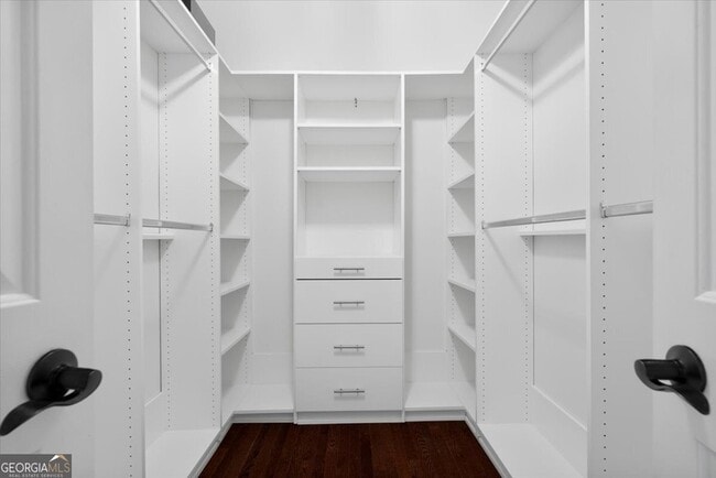 Building Photo - 530 Slane Trce