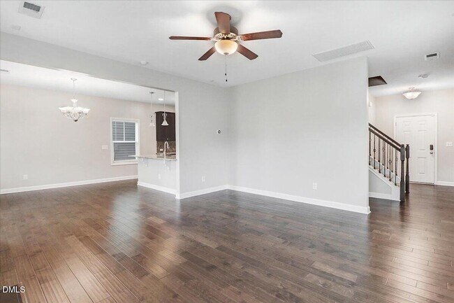 Building Photo - 281 E Webber Ln