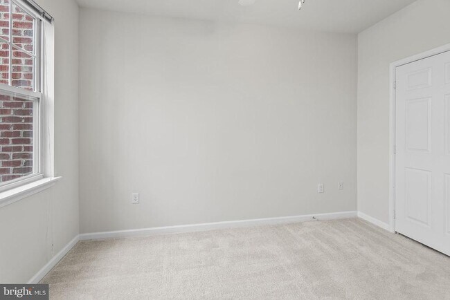 Building Photo - 12929 Centre Park Cir