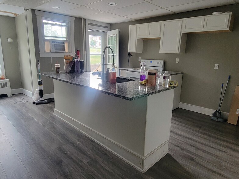 Building Photo - 2209 Elizabeth Ave