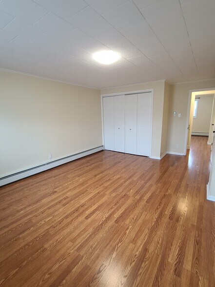 Bedroom1 - 66 Hillside St