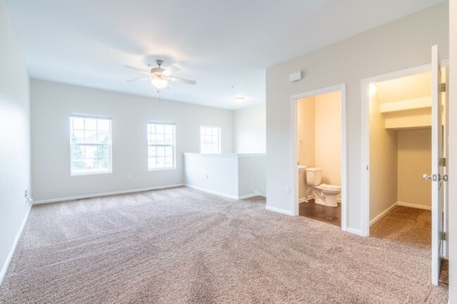 Building Photo - Huge, Open Floor Plan Townhome for RENT at Johnston Common Brownstones!