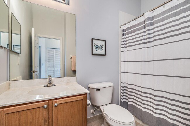 Building Photo - 4890 Bonsai Cir