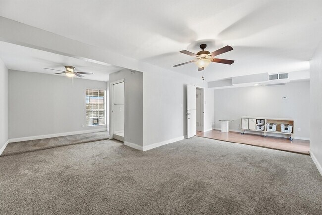 Building Photo - 2408 Chelmsford Ct