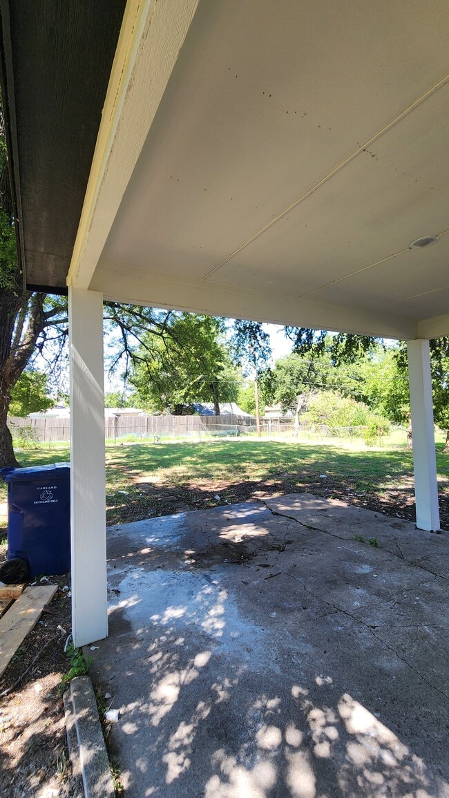 Building Photo - 237 Sendero Dr