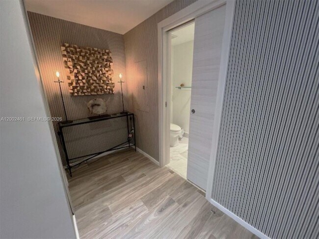 Building Photo - 801 S Miami Ave