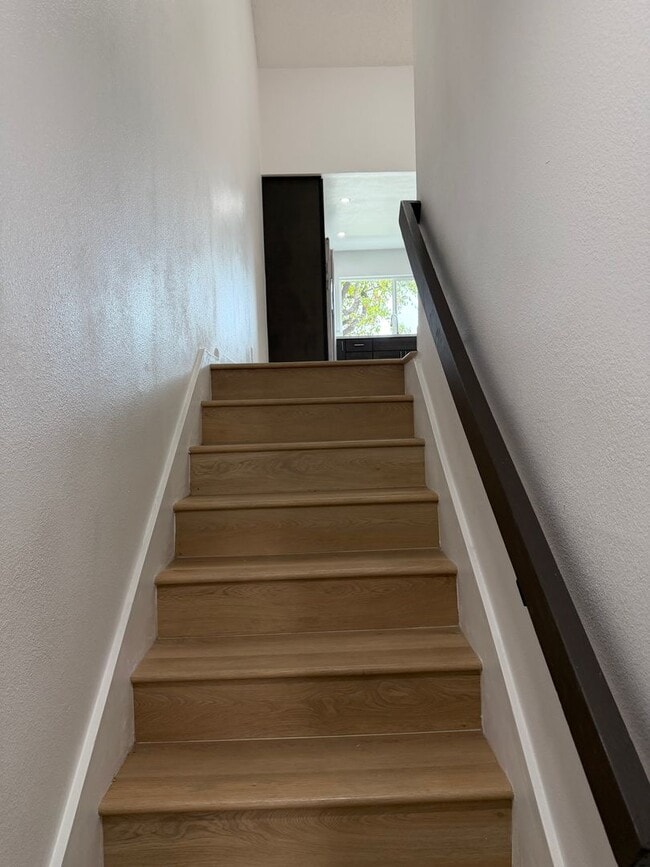 Building Photo - Townhome In Rosemead