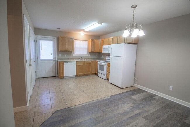 Building Photo - 1311 Raleigh Dr