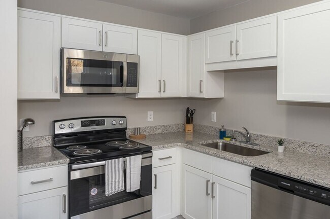 Interior Photo - Roxboro Quads