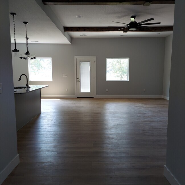 Building Photo - 1738 Sierra