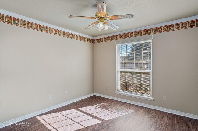 Building Photo - 517 Glenwood St