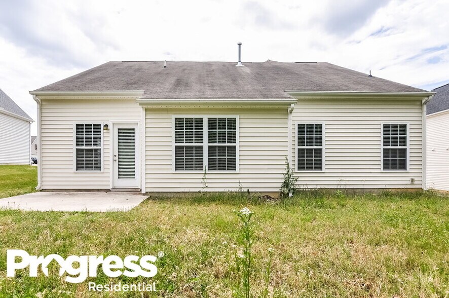 Building Photo - 826 Red Oak Tree Dr