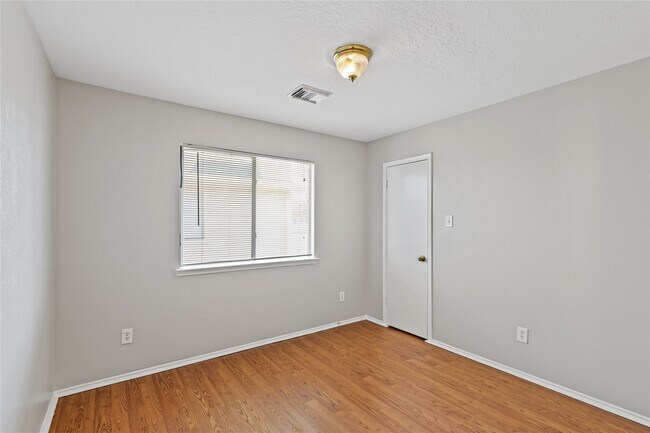 Building Photo - 2019 Ruffian Ln