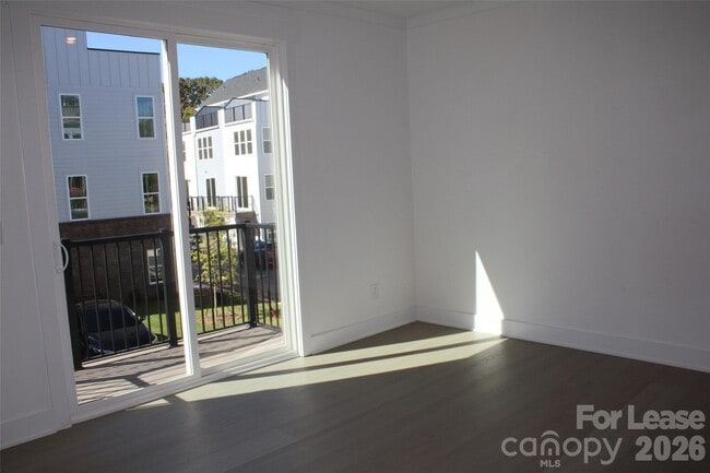 Building Photo - 1340 Hamilton St