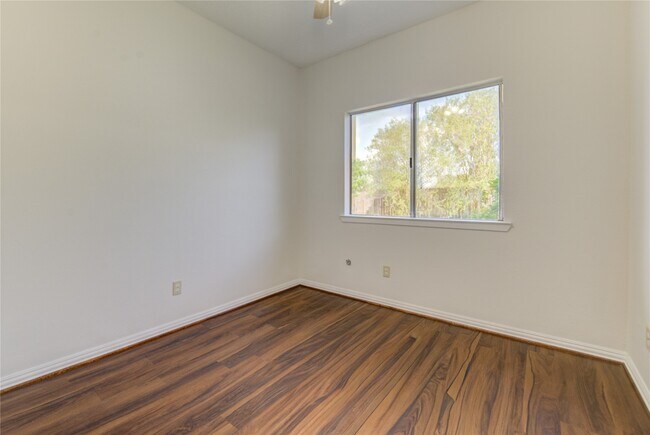Building Photo - 308 N Ranch House Rd