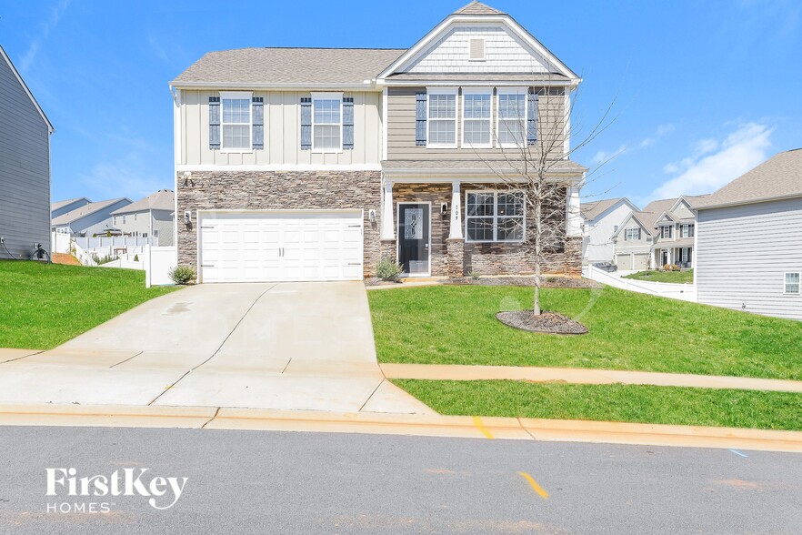Building Photo - 109 Longleaf Dr