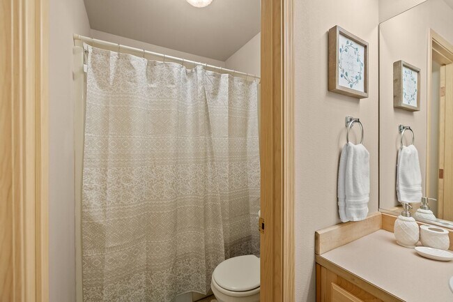 Building Photo - Eastside Olympia 3BD