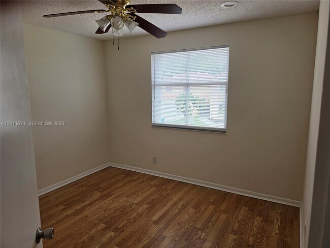 Building Photo - 6178 Buena Vista Dr