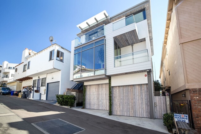 Building Photo - 124 15th Pl