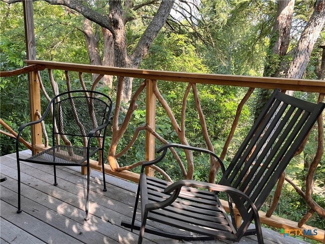 Building Photo - 121 Butler Ln