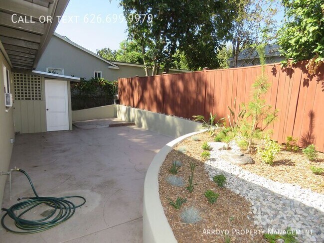 Building Photo - 741 E Poppyfields Dr