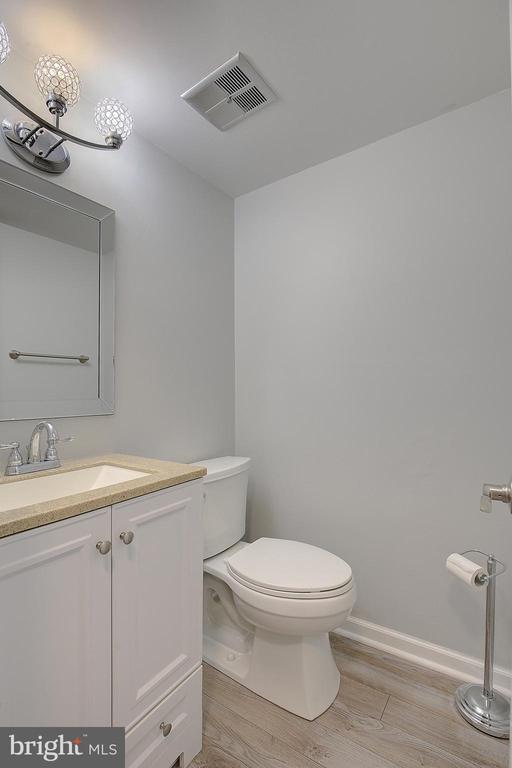 Building Photo - 1844 Sharwood Pl