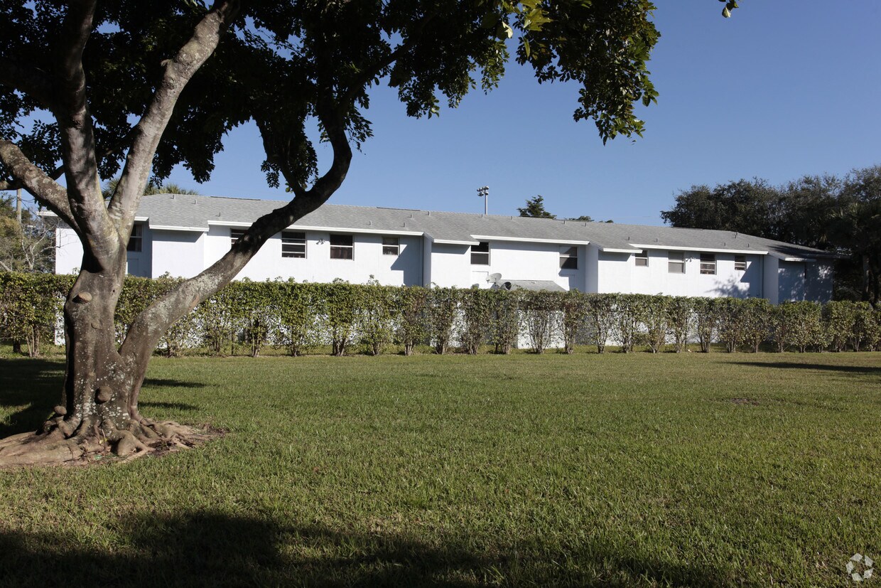 Apollo Terrace Hollywood Fl Apartment Finder