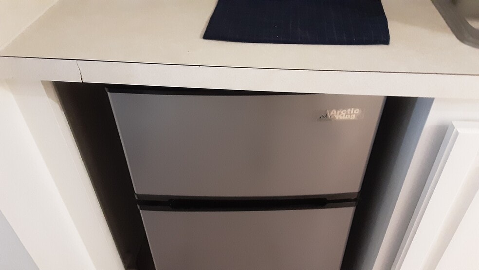 Under counter fridge freezer - 10027 Perfect Dr