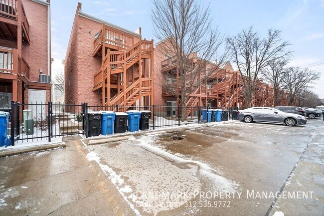 Building Photo - 1449 N Larrabee St