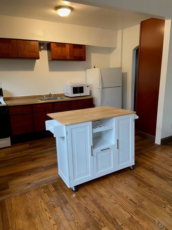 Building Photo - 1205 Queen St NE