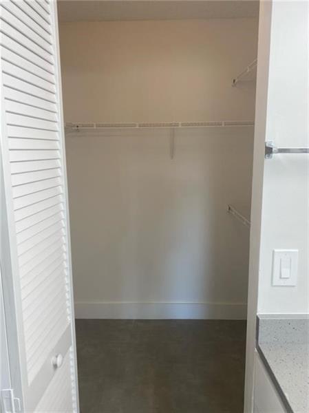 Building Photo - 9977 Westview Dr
