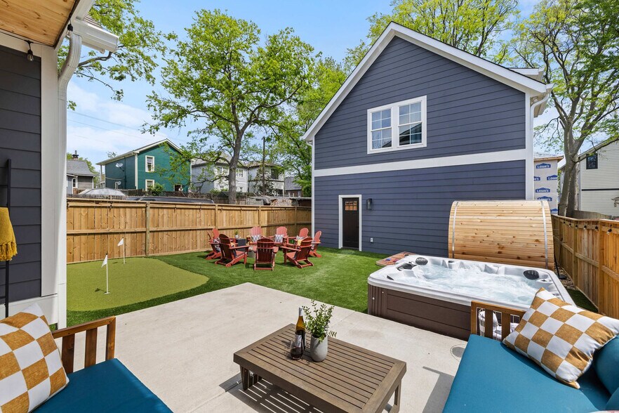 Building Photo - 930 Morrison St