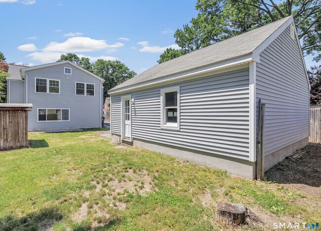 Building Photo - 41 Frisbie St