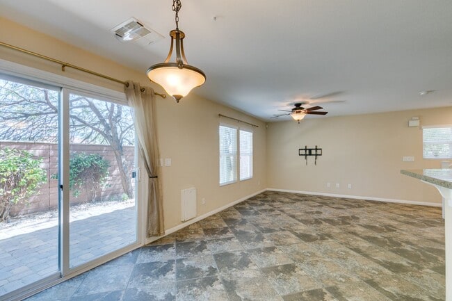 Building Photo - GORGEOUS HOME WITH TONS OF UPGRADES*MOUNTA...