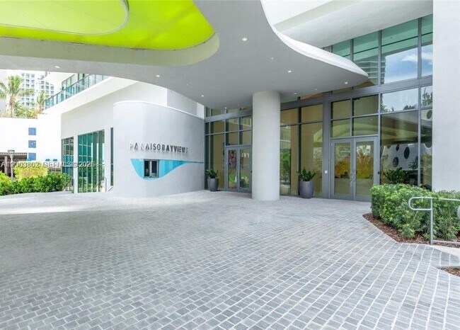 Building Photo - 501 NE 31st St