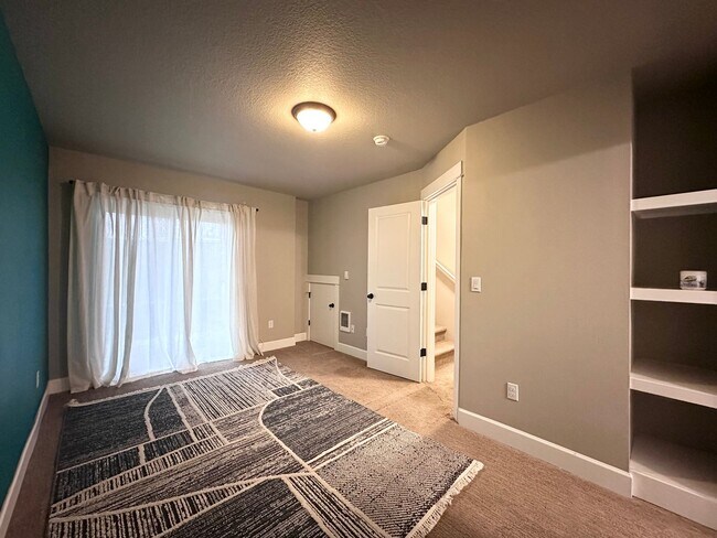 Building Photo - Beautiful Modern Home in N Portland!