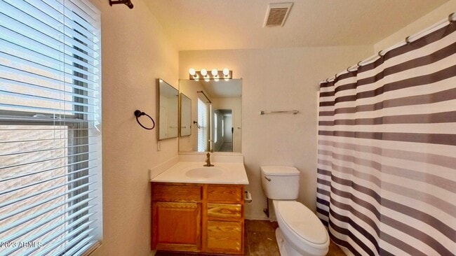 Building Photo - 2277 E Palm Beach Dr