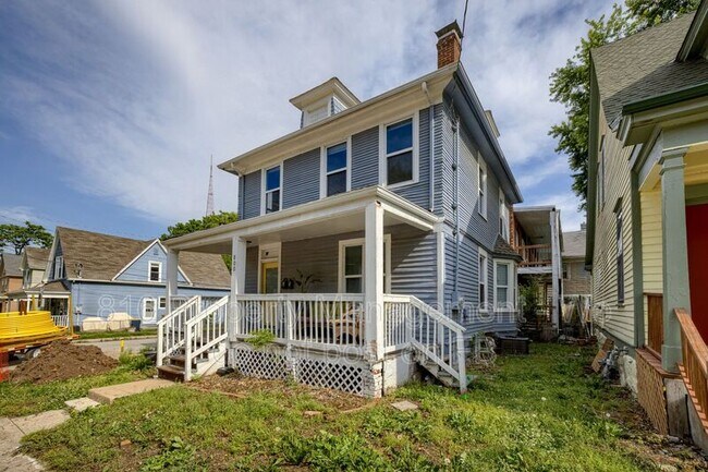 Building Photo - 800 E 33rd St