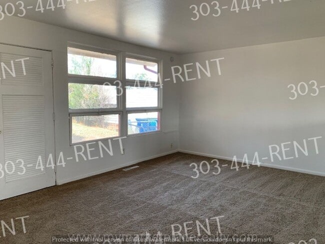 Building Photo - 3 bedrooms, 1 bathroom