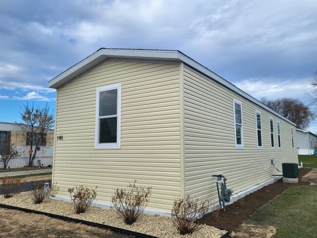 Building Photo - 140 Flamingo Dr