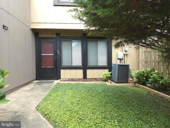 Primary Photo - 9058 Arlington Blvd