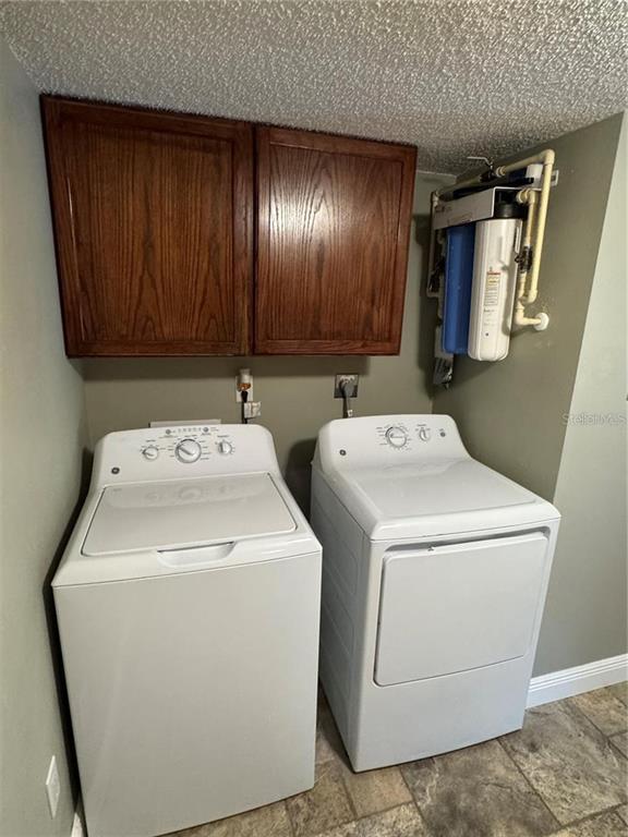 Building Photo - 1400 Pine Glen Ln