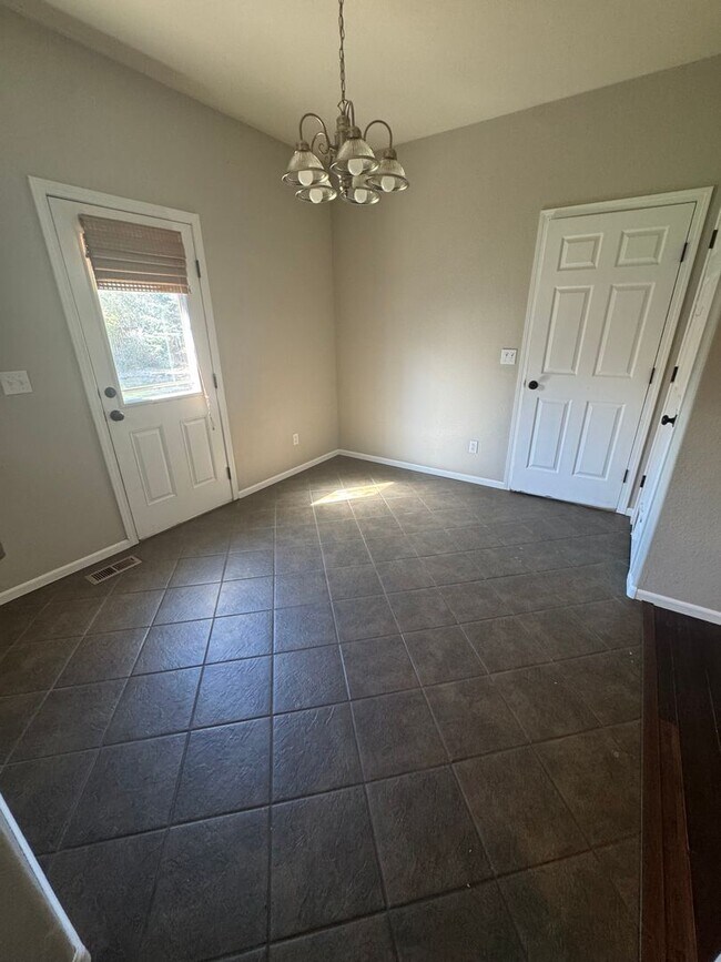 Building Photo - 4547 Hayler Ave