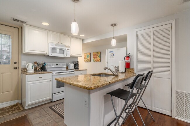 Building Photo - 1344 Potomac Ave SE