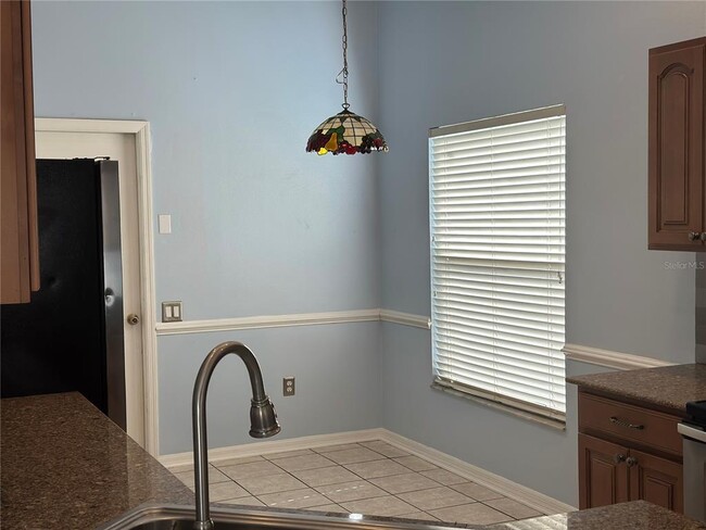 Building Photo - 917 Summer Breeze Dr