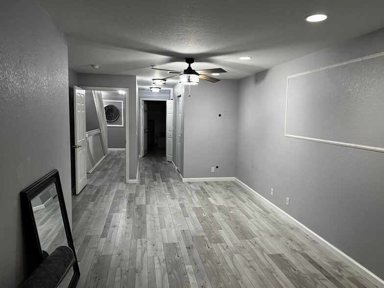 Building Photo - 3535 NW 14th Ct