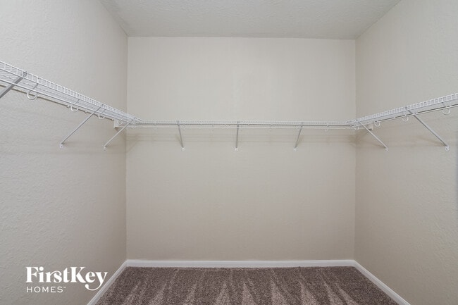 Building Photo - 10523 Branch Post