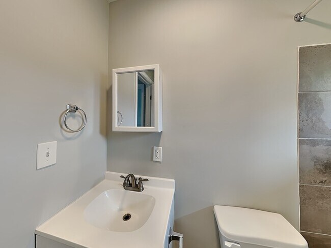 Building Photo - 7745 Madrid Ave