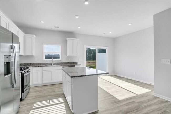 Building Photo - AVAILABLE NOW! Brand New 3-Bedroom Townhou...