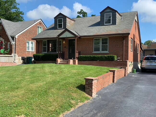 Front - 91 Greendale Dr